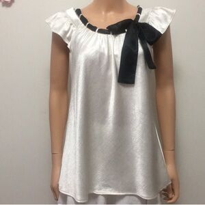 John Paul Richard OffWhite w/Black Lace Roundneck Ruffle Sleeves Women's Top Med